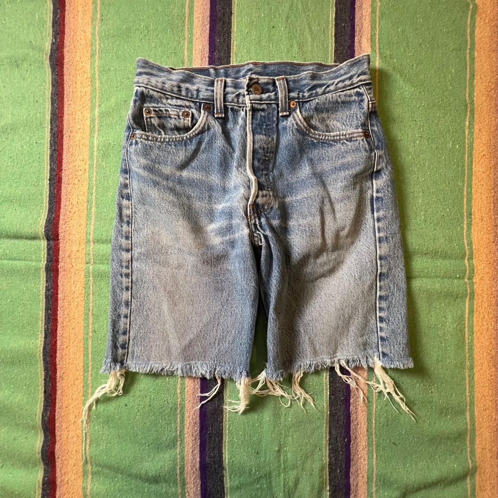 Levis 501 Denim Shorts Womens 25 Light Blue Wash Cut Off Frayed Hem Vintage 90s